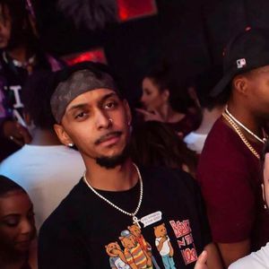 Meet your Posher, Johnathan